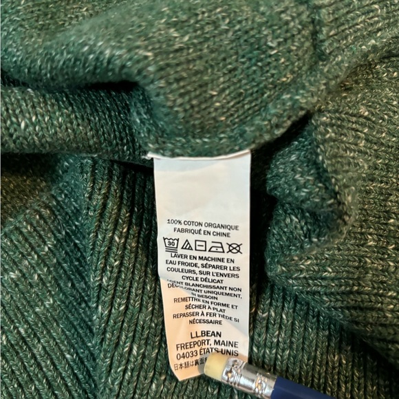 LL Bean 1/4 zip cotton sweater. Heathered green. Size Large. EUC - Picture 3 of 3